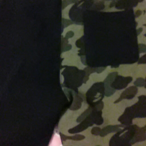 Bathing Ape army shorts - Picture 2 of 5